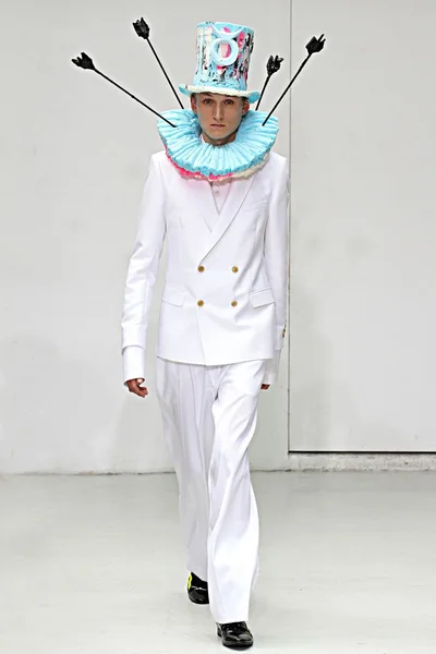 Look 33